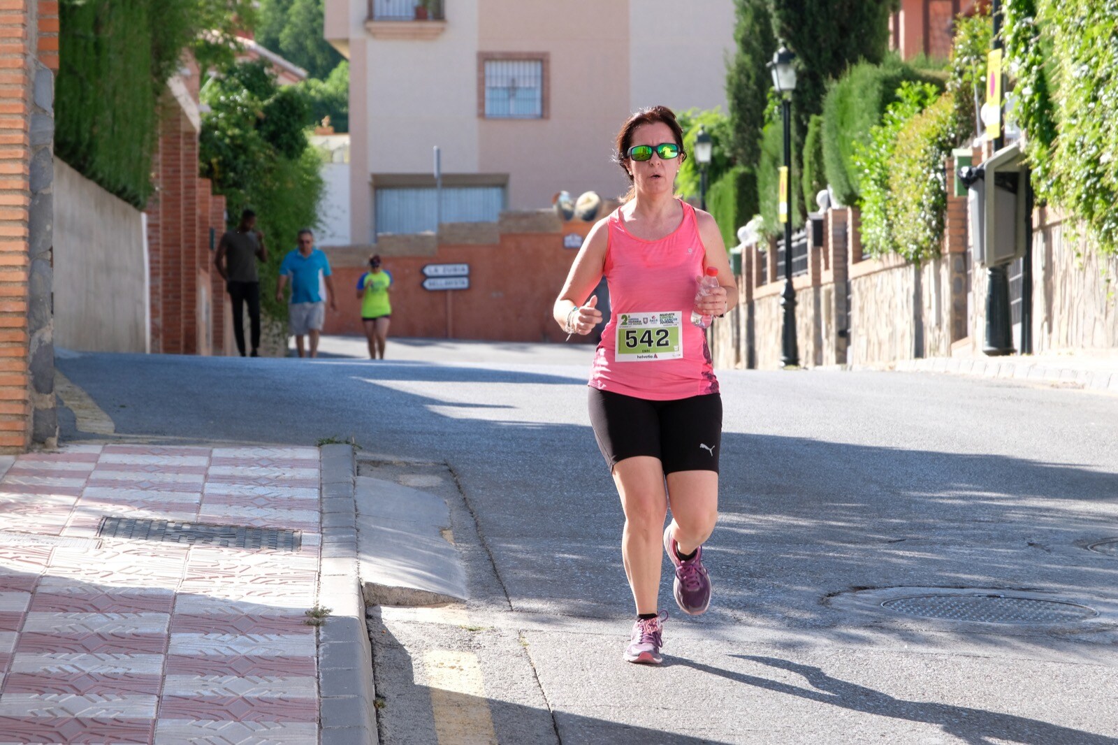 Con modalidades infantiles, una march-carrera y una prueba absoluta de 7 kilómetros, la carrera solidaria de Cájar ha celebrado su segunda edición con un gran ambiente