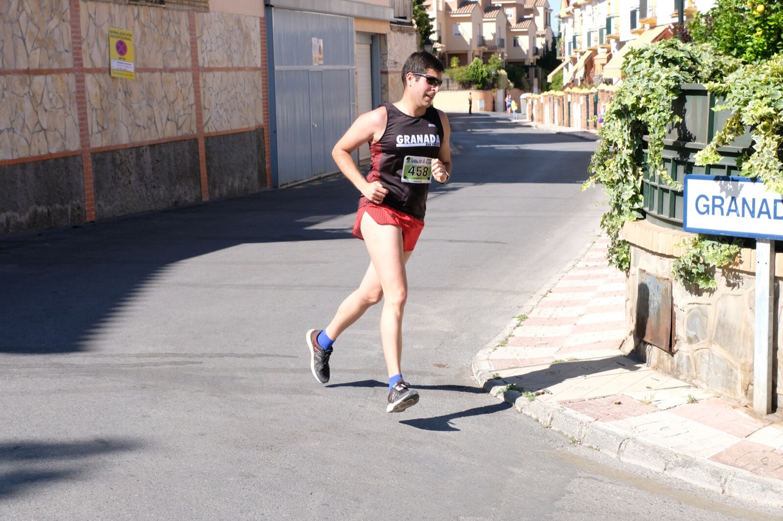 Con modalidades infantiles, una march-carrera y una prueba absoluta de 7 kilómetros, la carrera solidaria de Cájar ha celebrado su segunda edición con un gran ambiente