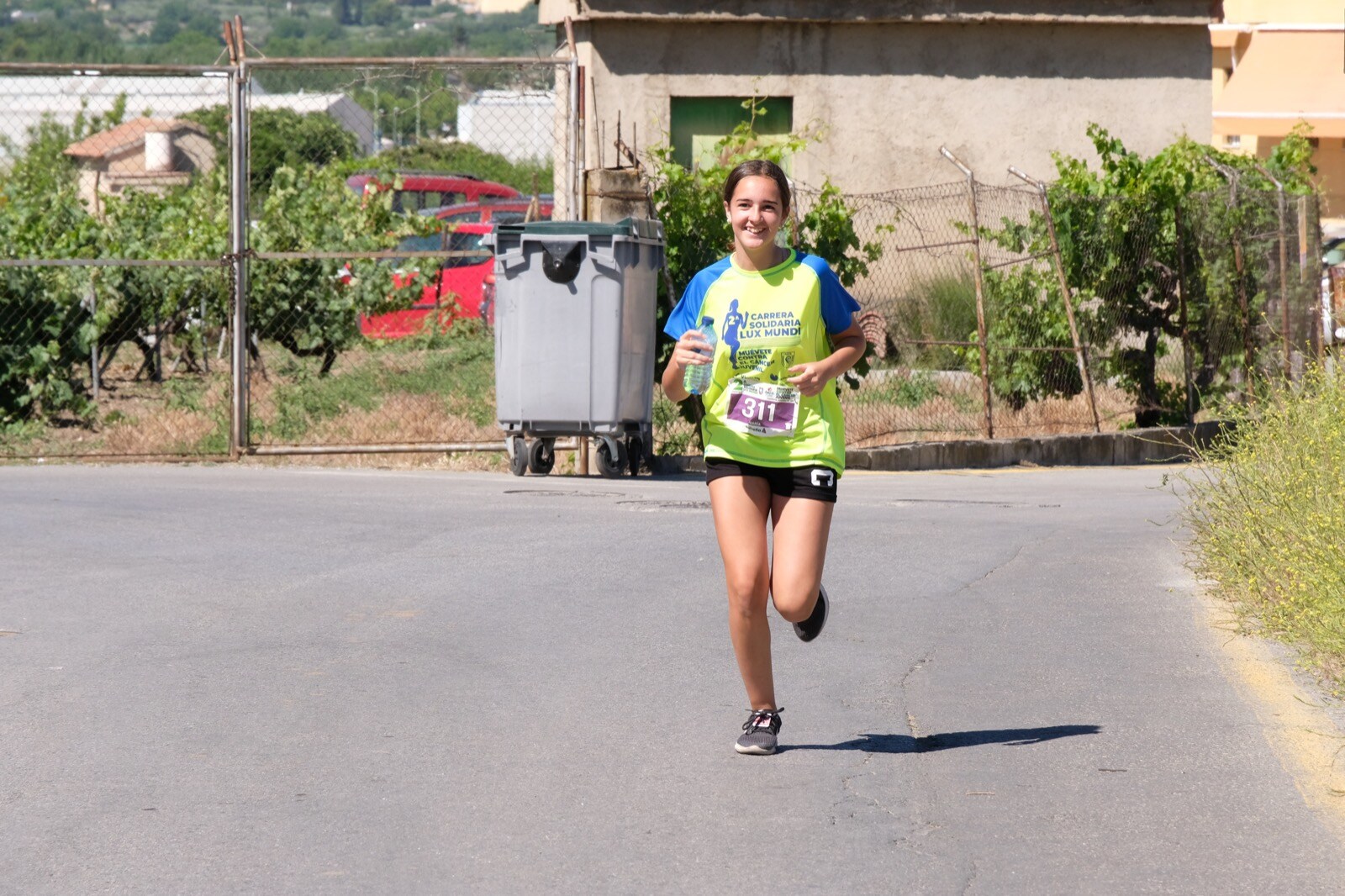 Con modalidades infantiles, una march-carrera y una prueba absoluta de 7 kilómetros, la carrera solidaria de Cájar ha celebrado su segunda edición con un gran ambiente