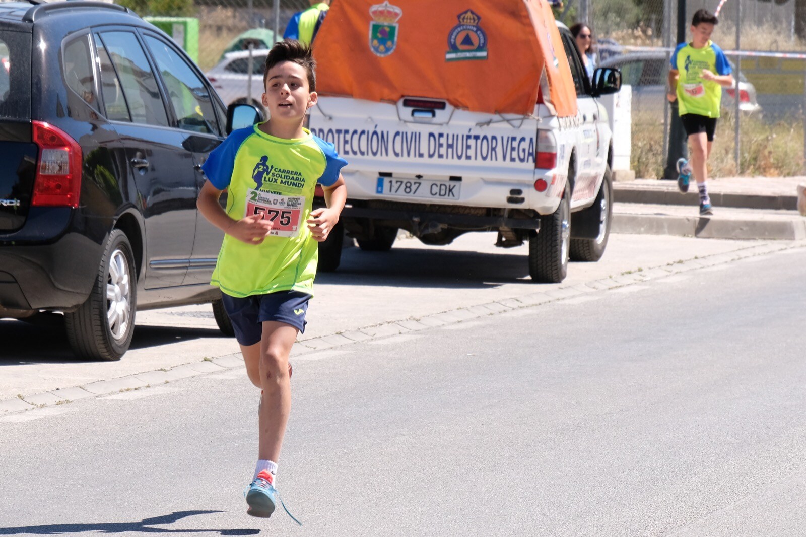 Con modalidades infantiles, una march-carrera y una prueba absoluta de 7 kilómetros, la carrera solidaria de Cájar ha celebrado su segunda edición con un gran ambiente