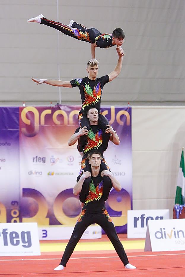 Carlos, Adrián, Daniel y Álvaro de Acróbatos.