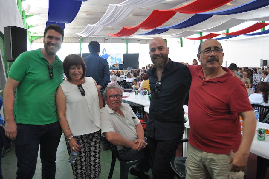 750 personas de centros de adultos conviven con emigrantes de 34 países en un encuentro de intercambio intercultural e intergeneracional celebrado en Albuñol