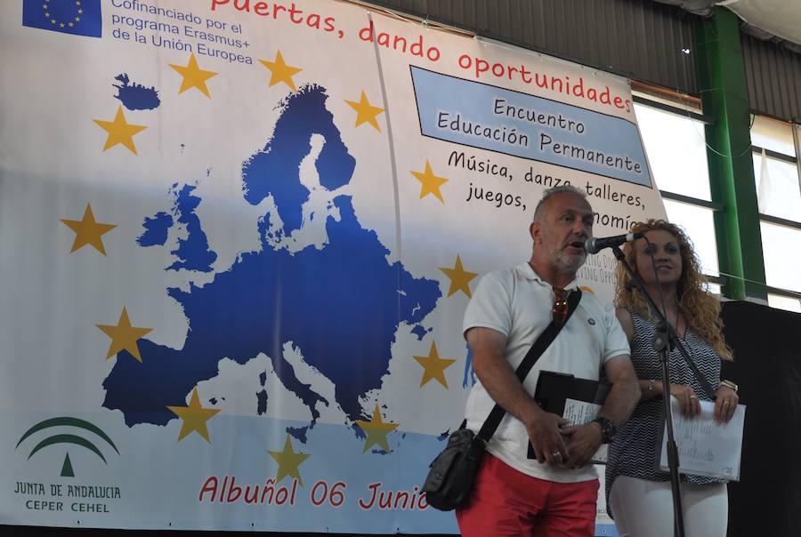 750 personas de centros de adultos conviven con emigrantes de 34 países en un encuentro de intercambio intercultural e intergeneracional celebrado en Albuñol