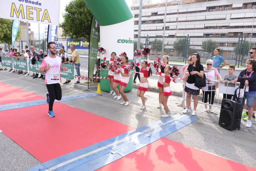 Miles de personas se han reunido a primera hora de la mañana en el entorno de Fermasa para correr contra el cáncer de mama 