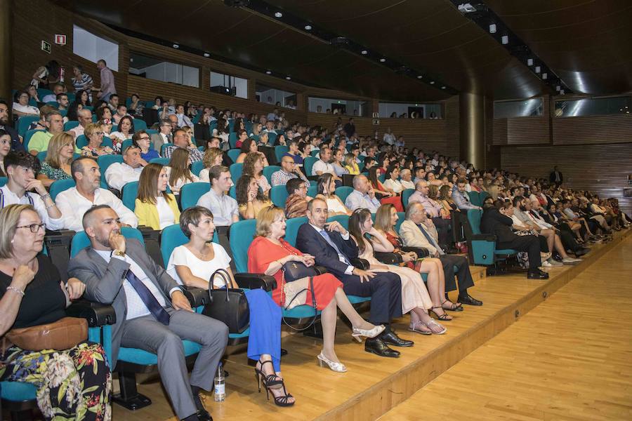 Además, ha distinguido al Ayuntamiento de Fuente Vaqueros, al Patronato de la Alhambra y a IDEAL por su suplemento AG