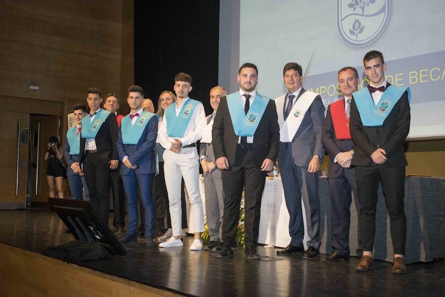 Además, ha distinguido al Ayuntamiento de Fuente Vaqueros, al Patronato de la Alhambra y a IDEAL por su suplemento AG