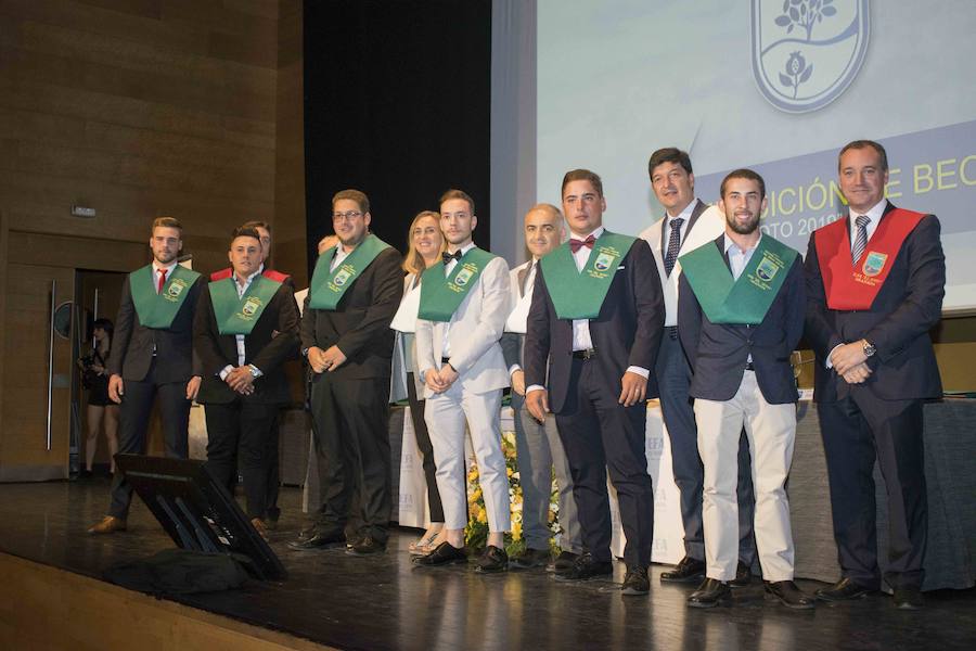 Además, ha distinguido al Ayuntamiento de Fuente Vaqueros, al Patronato de la Alhambra y a IDEAL por su suplemento AG