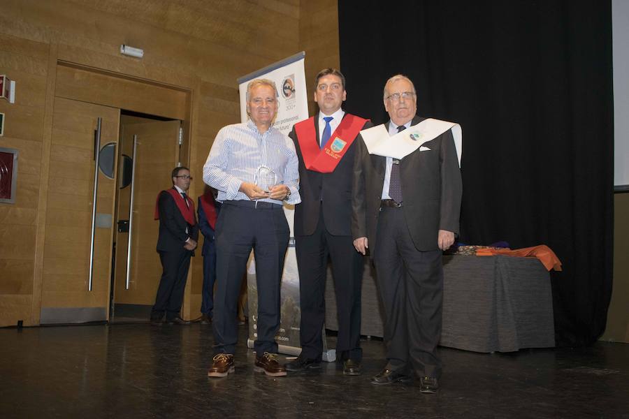 Además, ha distinguido al Ayuntamiento de Fuente Vaqueros, al Patronato de la Alhambra y a IDEAL por su suplemento AG