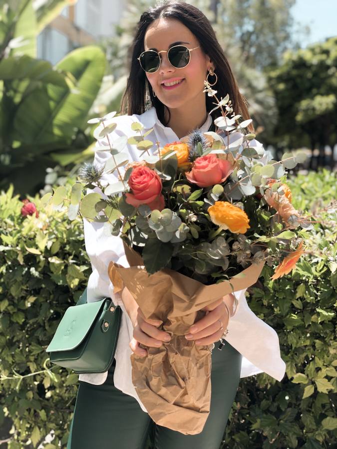 Esta granadina es el rostro detrás de 'En mi bolso caben curvas', un perfil que sirve como referencia de moda, dietas y estilo de vida a sus más de 14.000 seguidores