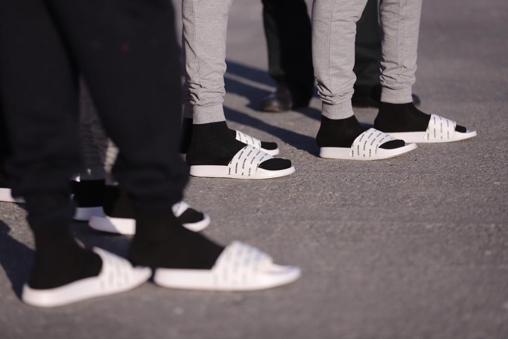 Otros cinco inmigrantes han sido evacuados en helicóptero a Almería