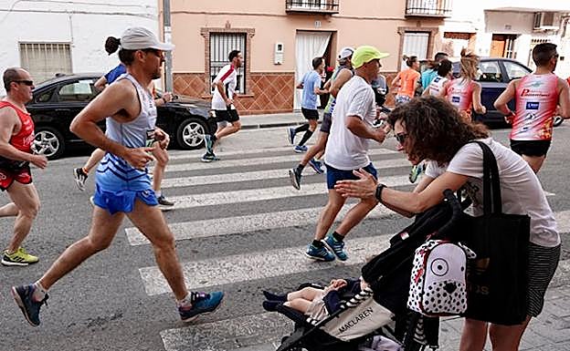 Imagen. Encuéntrate en la multitudinaria carrera de Dúrcal: así ha sido la Ruta de Boabdil.