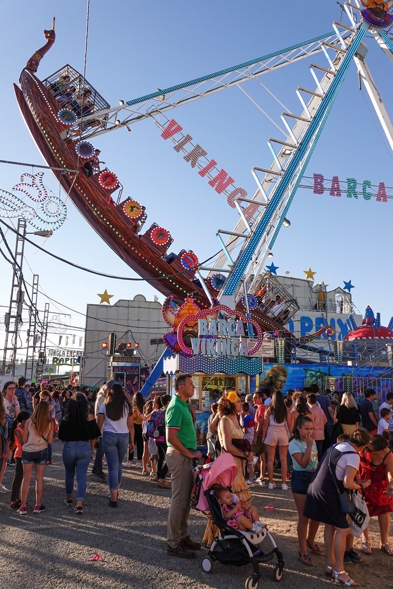 Fotos: Martes de columpios en el ferial