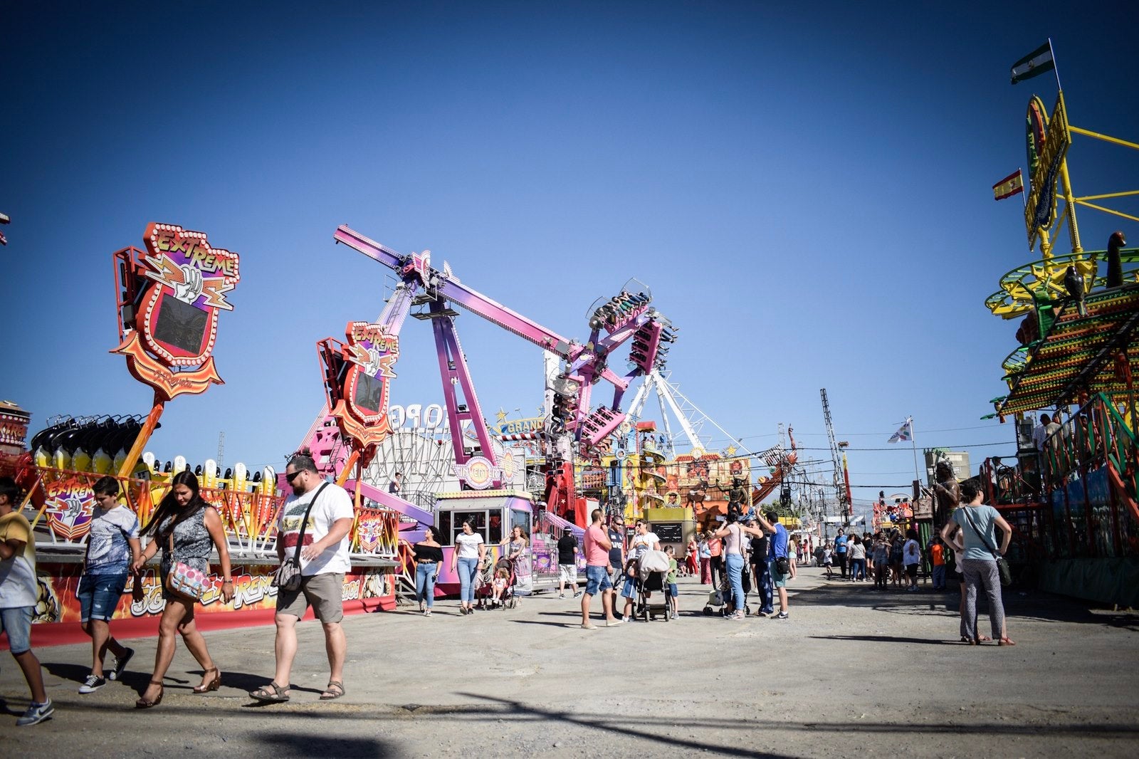 Fotos: Martes de columpios en el ferial