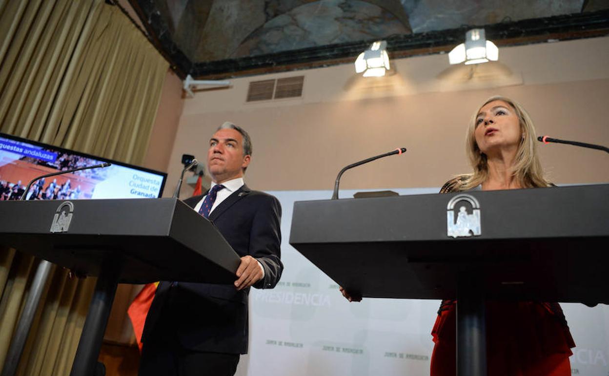 Elías Bendodo y Patricia del Pozo, ayer en la comparecencia tras el Consejo de Gobierno. 