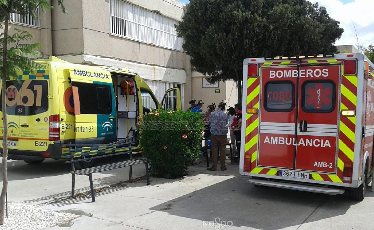 Explosión en el laboratorio de un instituto de Sevilla: hay tres heridos