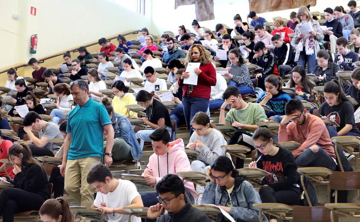 Los alumnos que aprueben la selectividad tendrán distintas opciones para encarar sus futuro universitario