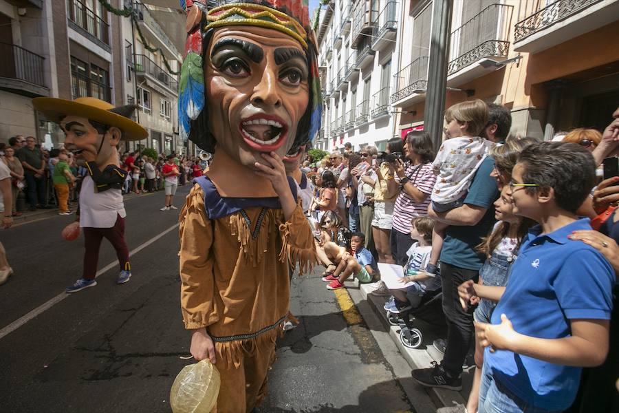 Te mostramos en imágenes cómo se ha vivido en el centro uno de los dìas grandes de la feria