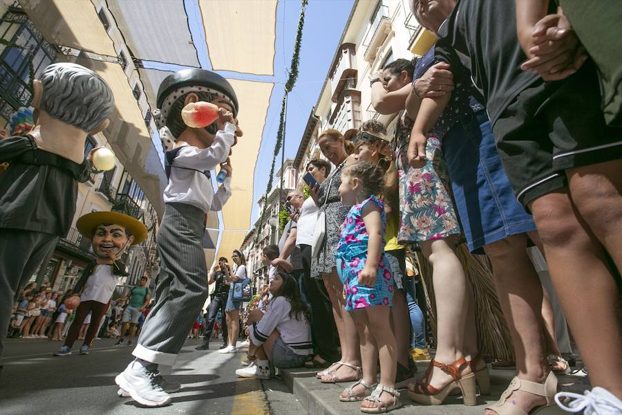 Te mostramos en imágenes cómo se ha vivido en el centro uno de los dìas grandes de la feria