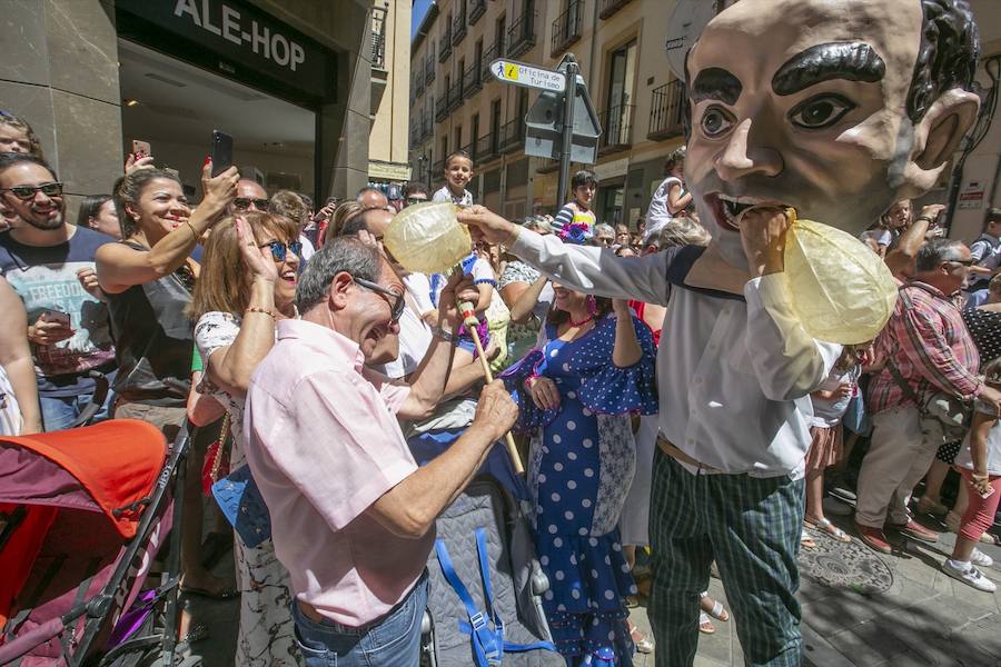 Te mostramos en imágenes cómo se ha vivido en el centro uno de los dìas grandes de la feria