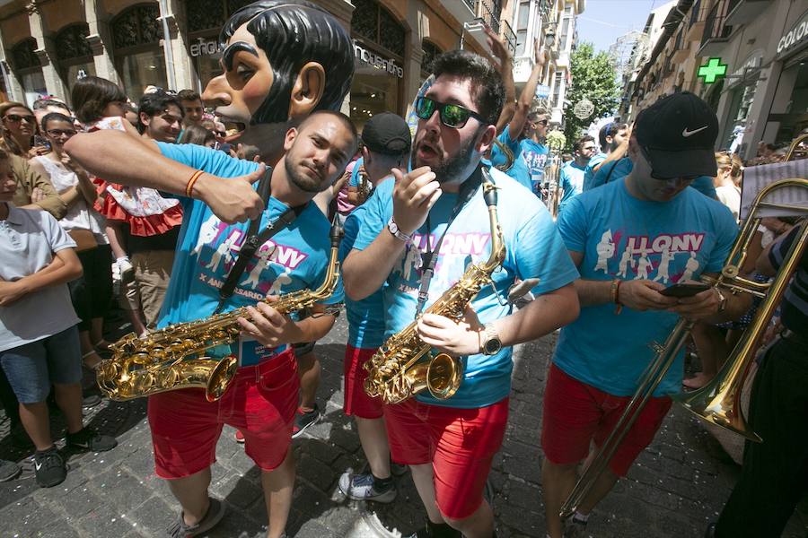 Te mostramos en imágenes cómo se ha vivido en el centro uno de los dìas grandes de la feria