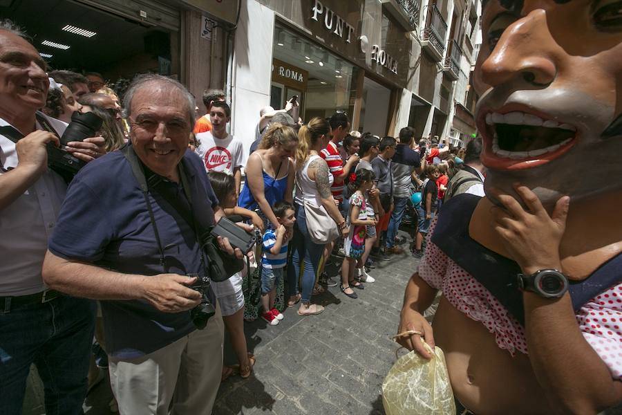 Te mostramos en imágenes cómo se ha vivido en el centro uno de los dìas grandes de la feria