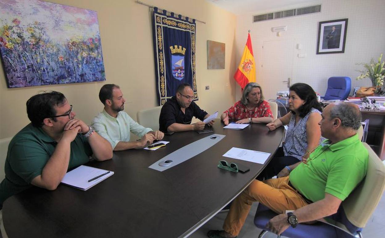 El PP de Almuñécar muestra su apoyo a Morgan y su rechazo a conductas de violencia verbal