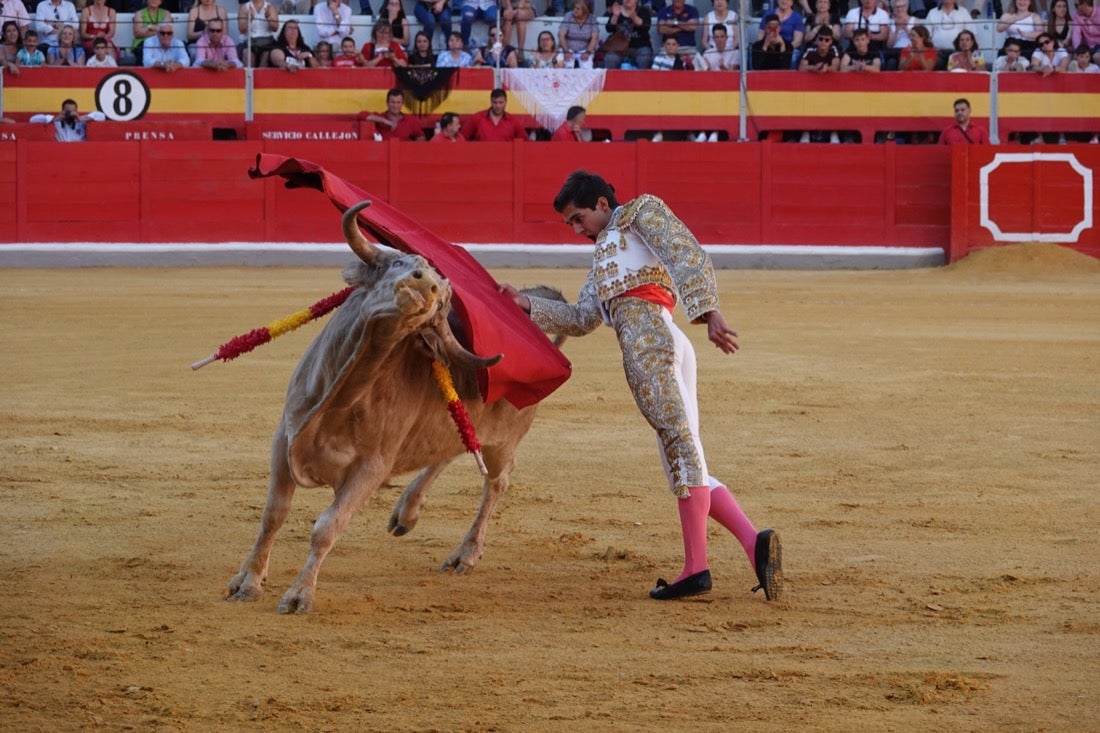 El novillero azteca, que cortó tres orejas, se impuso en la final a Alejandro Peñaranda y Miguel Polope