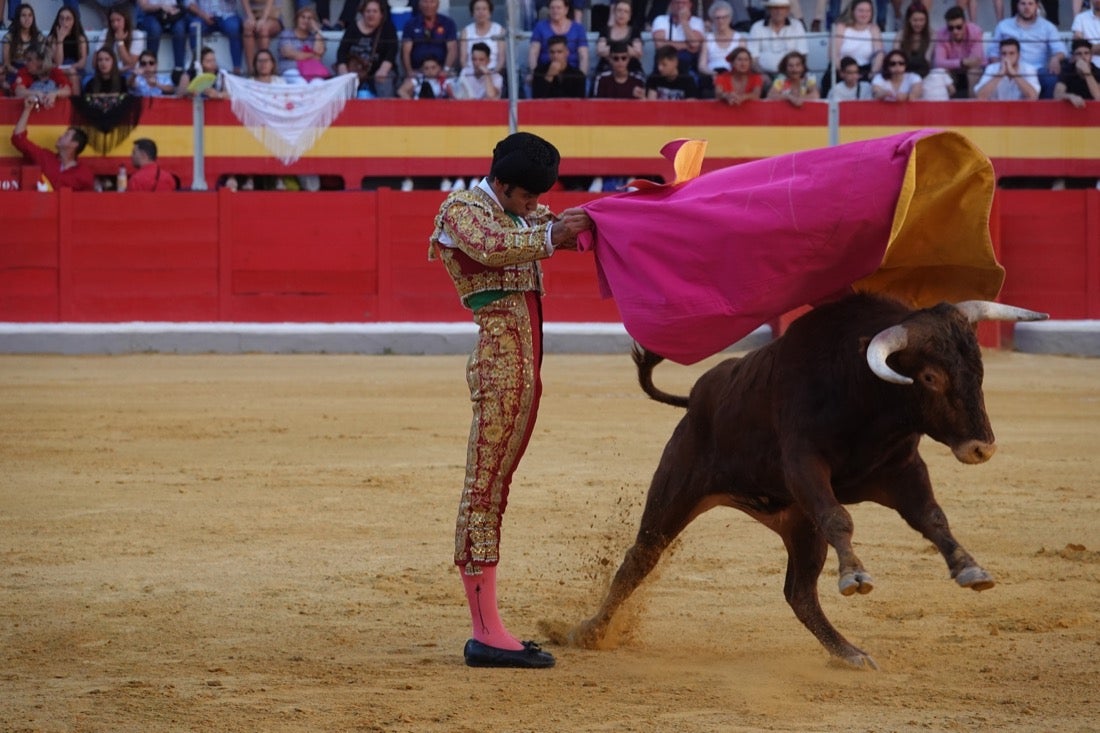 El novillero azteca, que cortó tres orejas, se impuso en la final a Alejandro Peñaranda y Miguel Polope