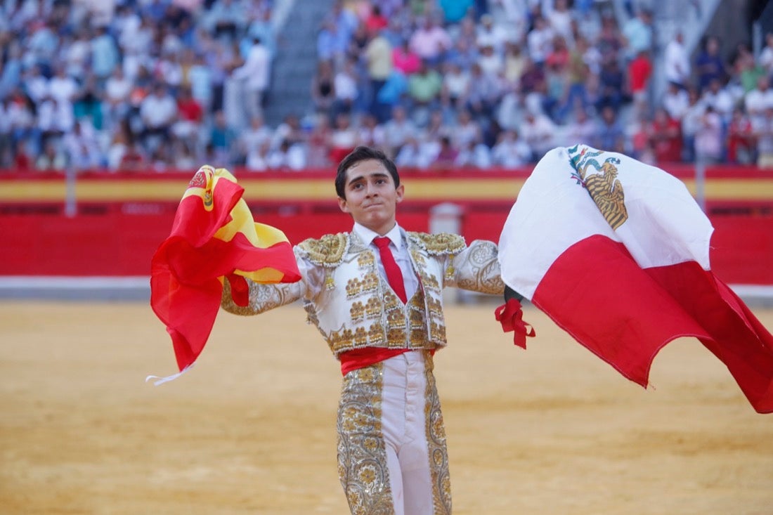 El novillero azteca, que cortó tres orejas, se impuso en la final a Alejandro Peñaranda y Miguel Polope