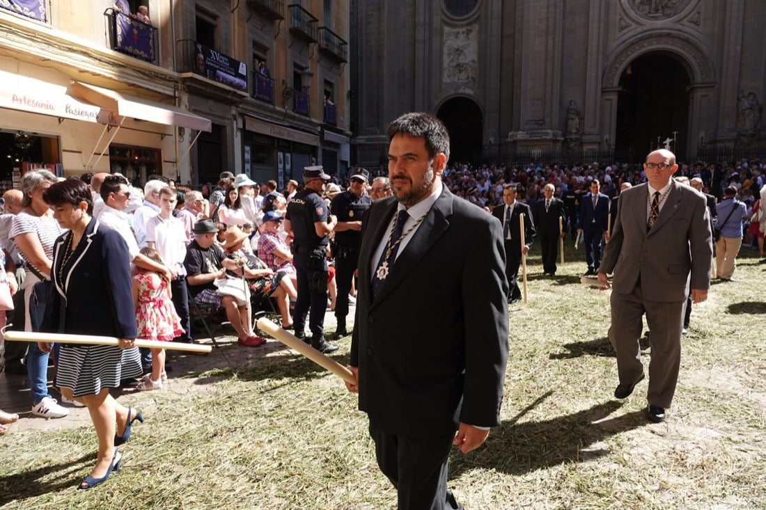 Si has estado en la Plaza de las Pasiegas, búscate en nuestra galería