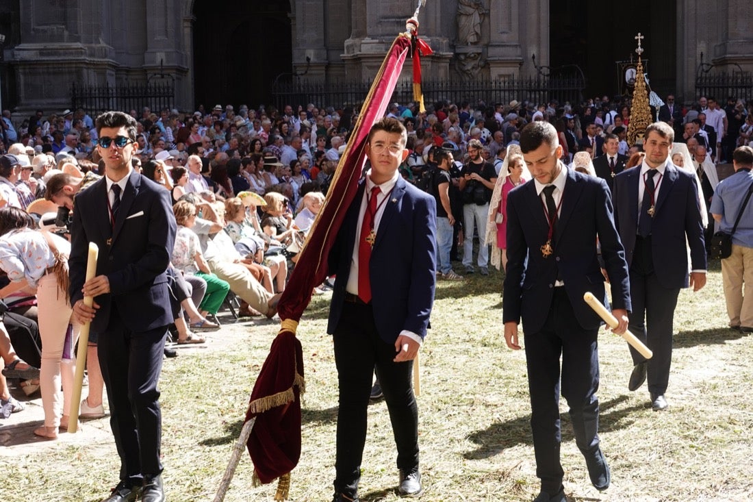 Si has estado en la Plaza de las Pasiegas, búscate en nuestra galería