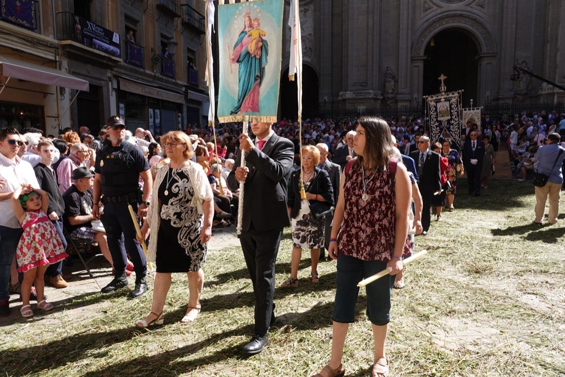 Si has estado en la Plaza de las Pasiegas, búscate en nuestra galería