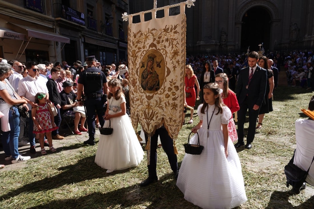 Si has estado en la Plaza de las Pasiegas, búscate en nuestra galería