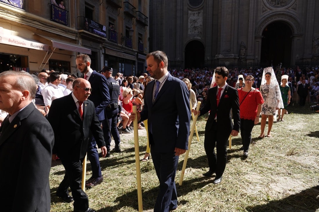 Si has estado en la Plaza de las Pasiegas, búscate en nuestra galería