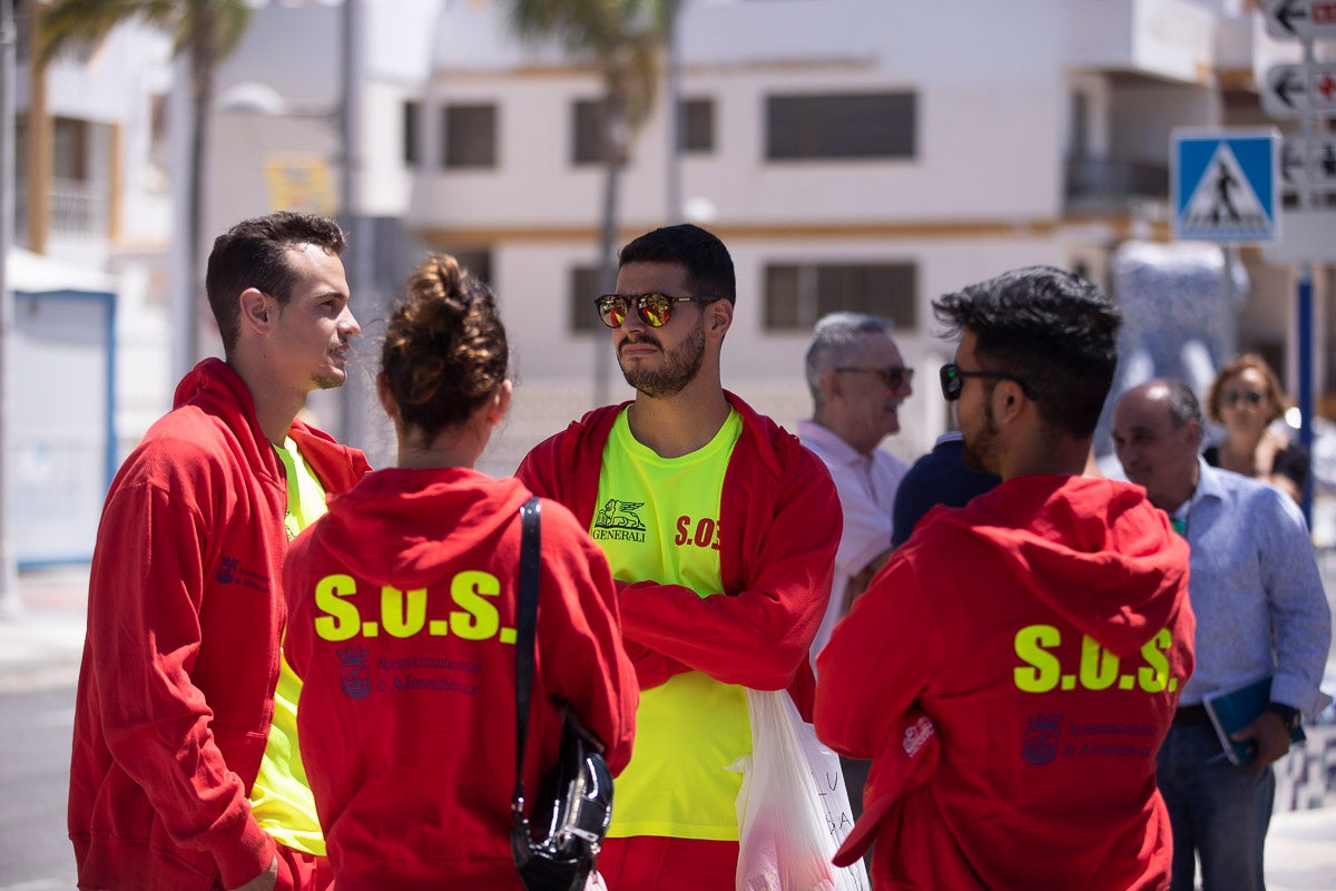 El servicio estará en funcionamiento hasta el 9 de septiembre, con horario de 12 del mediodía a 8 de la tarde y contará con 31 socorristas, entre ellos, 1 coordinador, 4 encargados de puestos de socorro y 4 patrones de embarcaciones