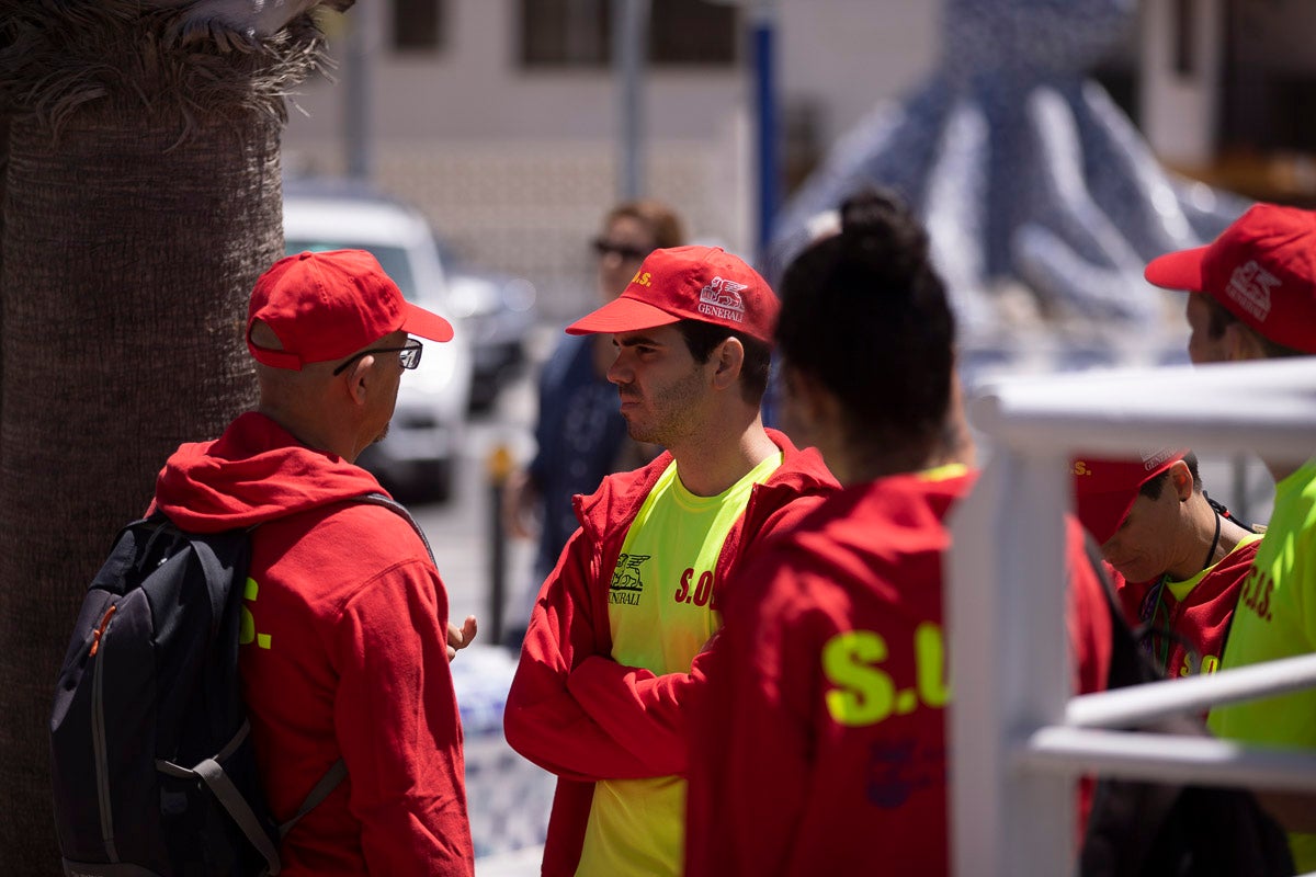 El servicio estará en funcionamiento hasta el 9 de septiembre, con horario de 12 del mediodía a 8 de la tarde y contará con 31 socorristas, entre ellos, 1 coordinador, 4 encargados de puestos de socorro y 4 patrones de embarcaciones