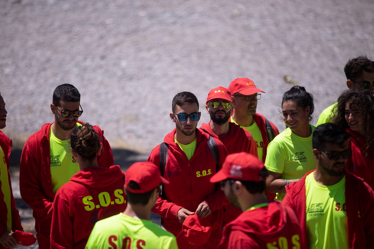 El servicio estará en funcionamiento hasta el 9 de septiembre, con horario de 12 del mediodía a 8 de la tarde y contará con 31 socorristas, entre ellos, 1 coordinador, 4 encargados de puestos de socorro y 4 patrones de embarcaciones