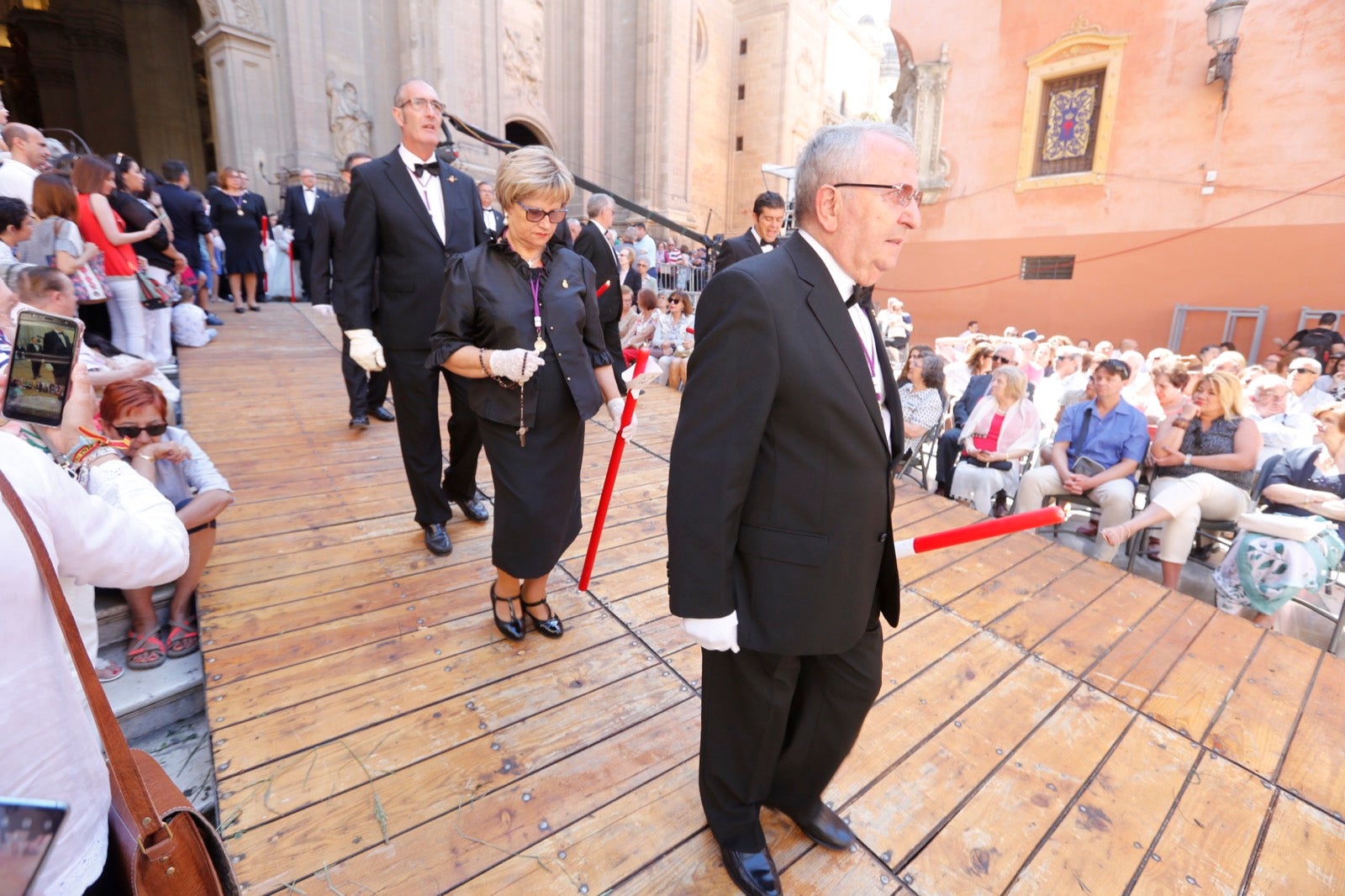 La plaza de las Pasiegas, abarrotada para recibir al Corpus Christi