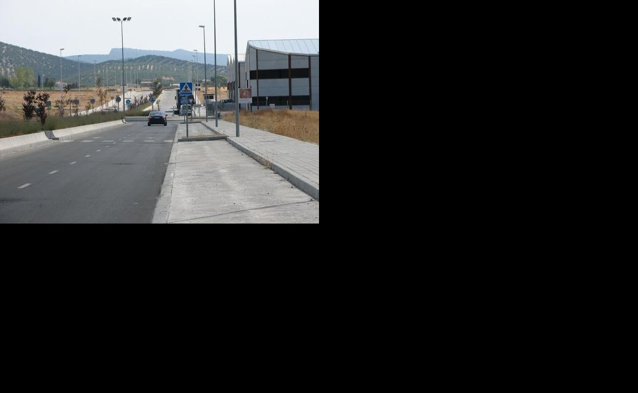 En el polígiono Llanos del Mazuelo de Alcalá la Real se ofertan 127 parcela para uso industrial.