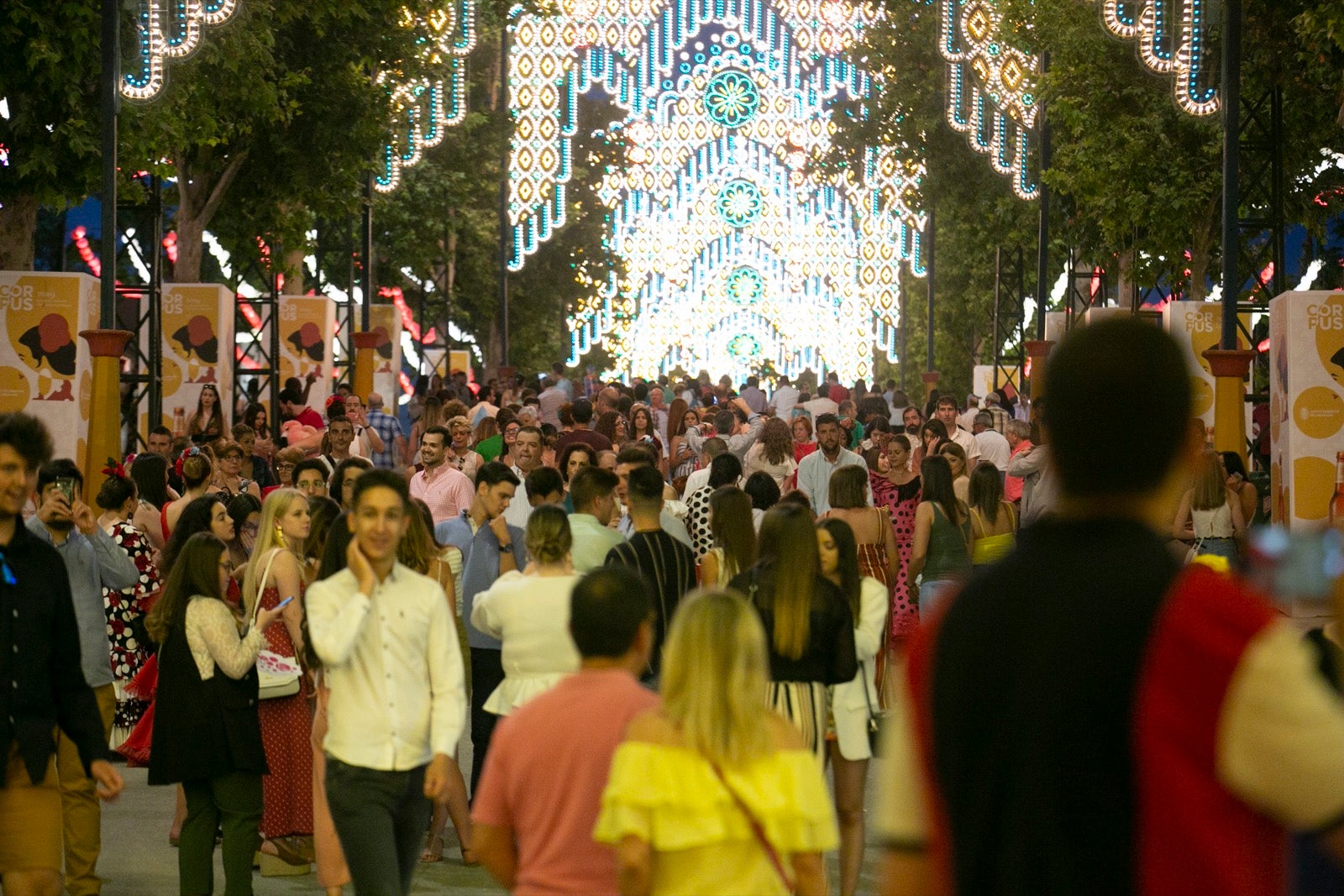 El festivo de la feria de Granada se hizo sentir en el recinto de Almanjáyar