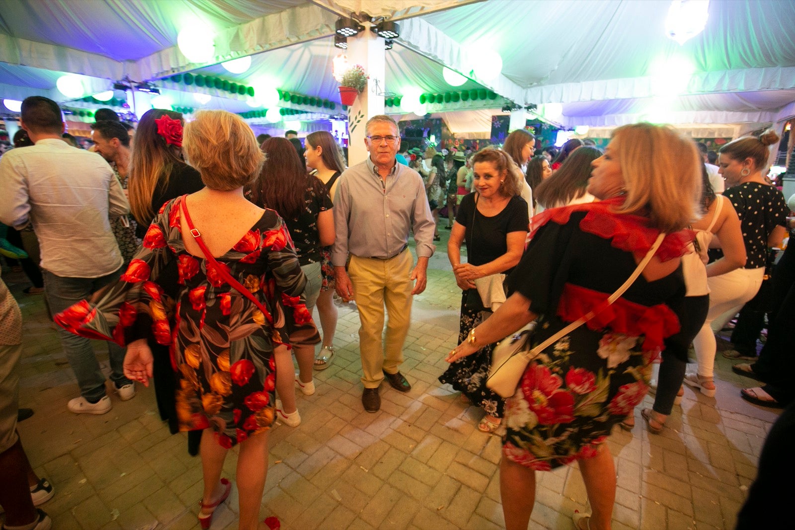 El festivo de la feria de Granada se hizo sentir en el recinto de Almanjáyar