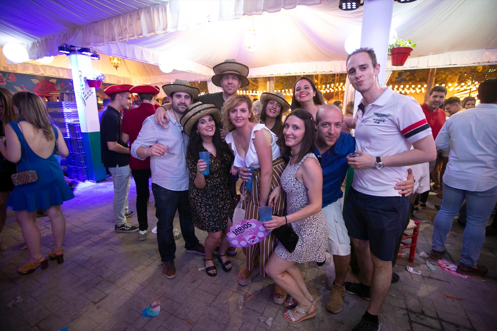 El festivo de la feria de Granada se hizo sentir en el recinto de Almanjáyar