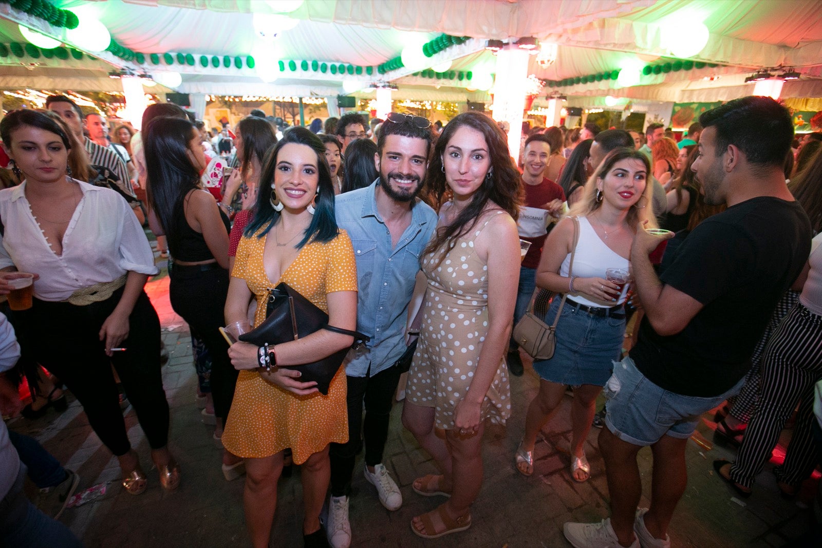 El festivo de la feria de Granada se hizo sentir en el recinto de Almanjáyar