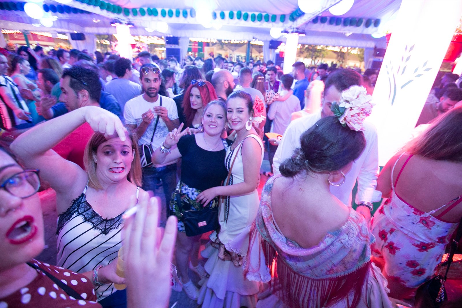 El festivo de la feria de Granada se hizo sentir en el recinto de Almanjáyar