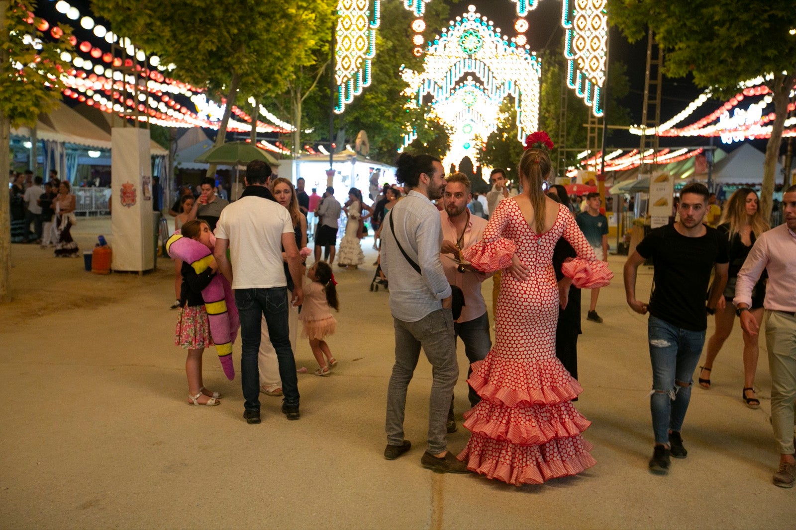 El festivo de la feria de Granada se hizo sentir en el recinto de Almanjáyar