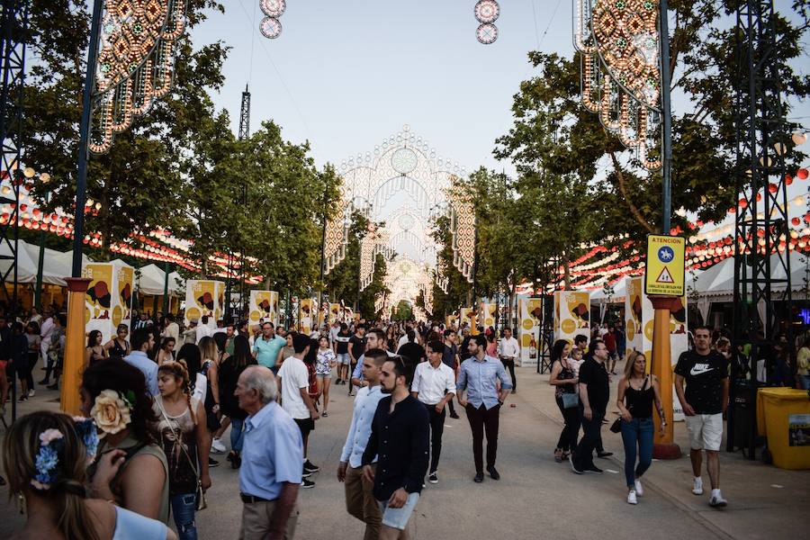 El festivo de la feria de Granada se hizo sentir en el recinto de Almanjáyar