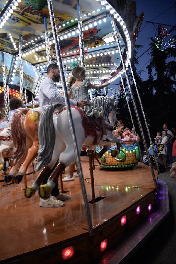 El festivo de la feria de Granada se hizo sentir en el recinto de Almanjáyar