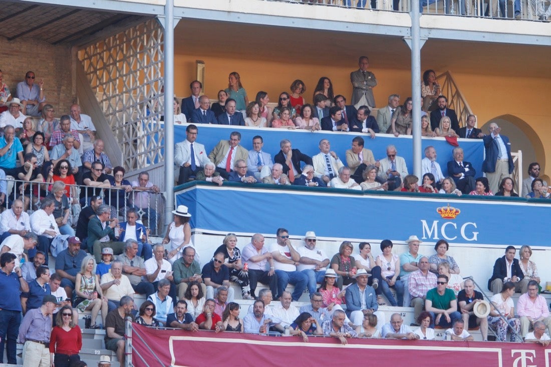 Fueron muchos los que acudieron a la plaza de toros de la ciudad este jueves