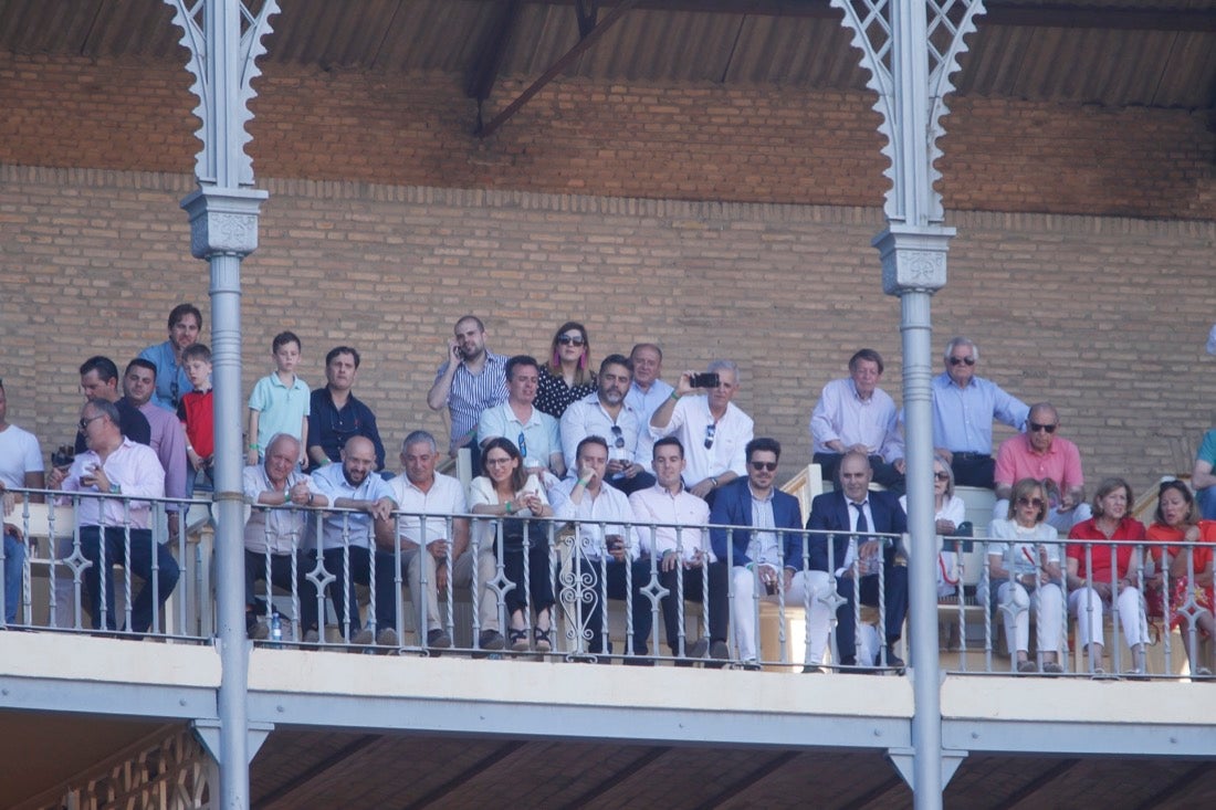 Fueron muchos los que acudieron a la plaza de toros de la ciudad este jueves