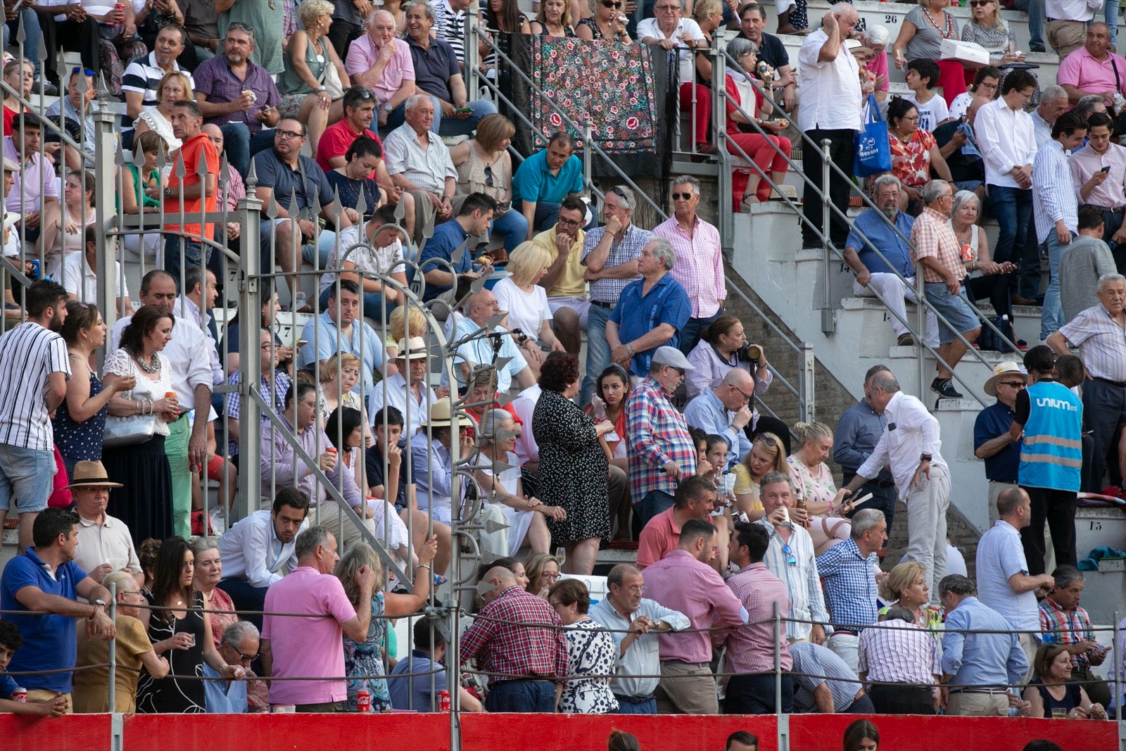 Borja Collado y Miguel Aguilar ponen broche triunfal a la feria del Corpus. El bastetano Aquilino Girón, que cortó una oreja y acreditó sobrado valor, acabó en la enfermería con una lesión en la rodilla